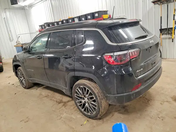 3C4NJDCNXPT527235 2023 JEEP COMPASS - Image 2