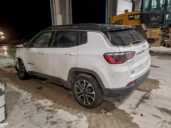 3C4NJDCNXPT547744 2023 JEEP COMPASS - Image 2