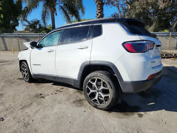 3C4NJDCNXST510136 2025 JEEP COMPASS - Image 2