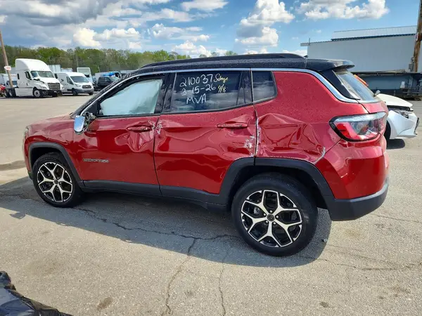 3C4NJDCNXST522349 2025 JEEP COMPASS - Image 2
