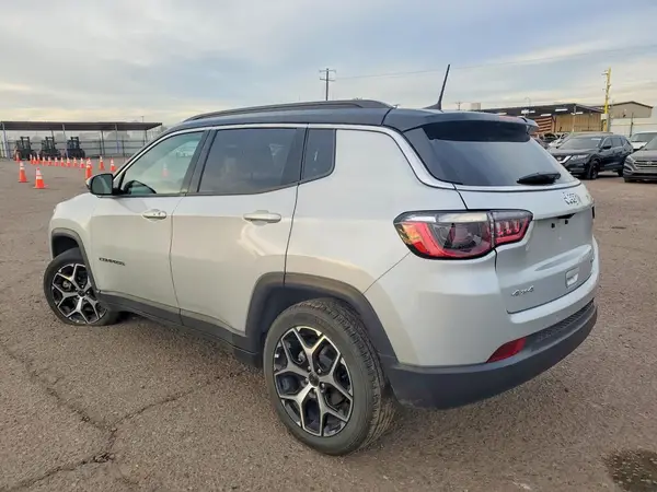 3C4NJDCNXST522464 2025 JEEP COMPASS - Image 2