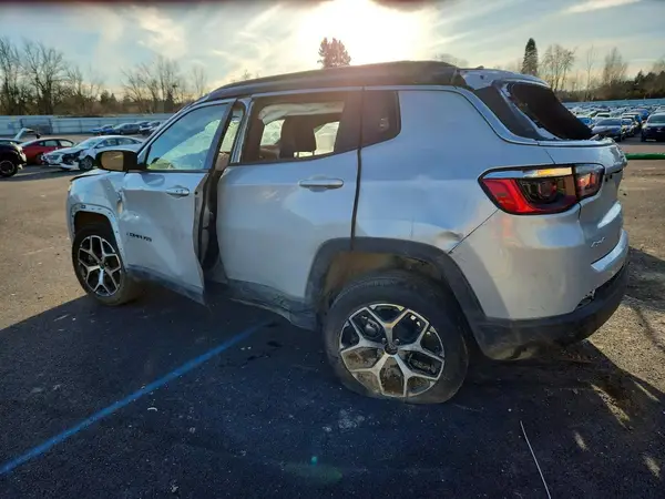3C4NJDCNXST546246 2025 JEEP COMPASS - Image 2
