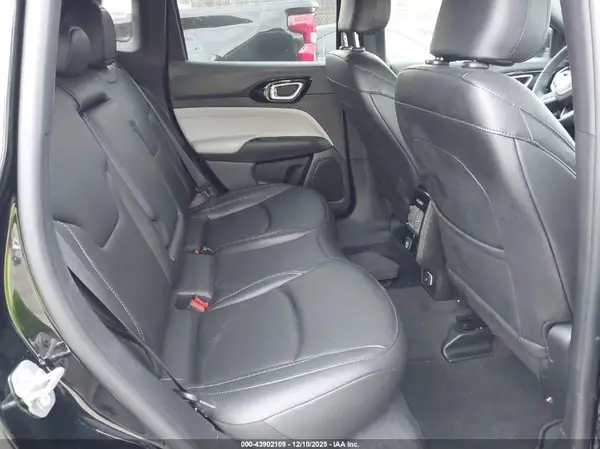 3C4NJDCNXST557635 2025 JEEP COMPASS - Image 8