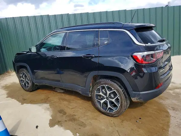 3C4NJDCNXST557795 2025 JEEP COMPASS - Image 2