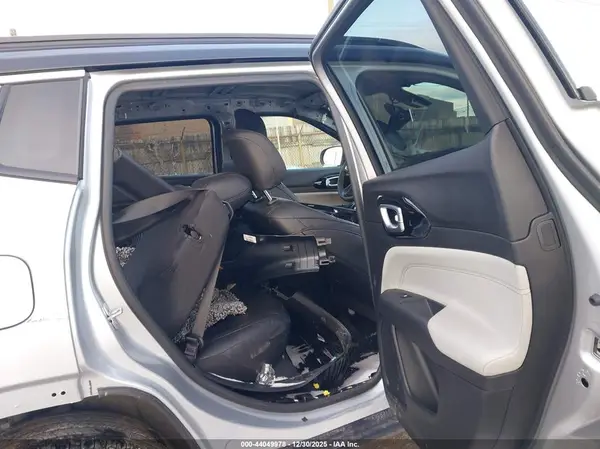 3C4NJDCNXST571132 2025 JEEP COMPASS - Image 8