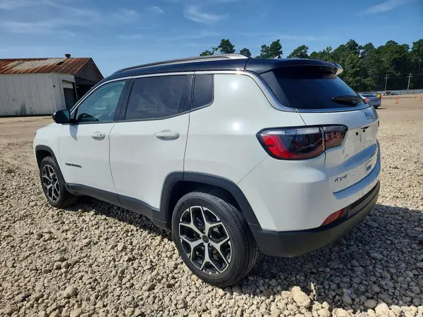 3C4NJDCNXST581725 2025 JEEP COMPASS - Image 2