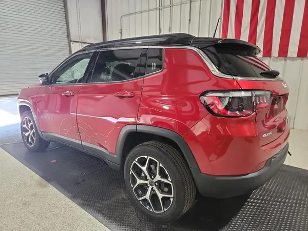 3C4NJDCNXST591963 2025 JEEP COMPASS - Image 2