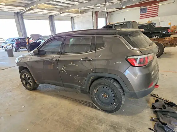 3C4NJDDB0HT610937 2017 JEEP COMPASS - Image 2
