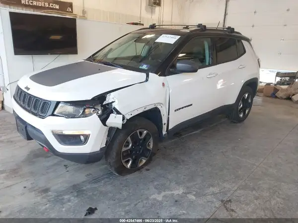 3C4NJDDB0HT611263 2017 JEEP COMPASS - Image 2