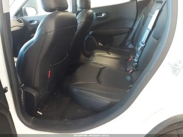 3C4NJDDB0HT611263 2017 JEEP COMPASS - Image 8