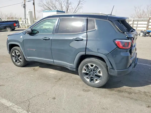 3C4NJDDB0HT656994 2017 JEEP COMPASS - Image 2
