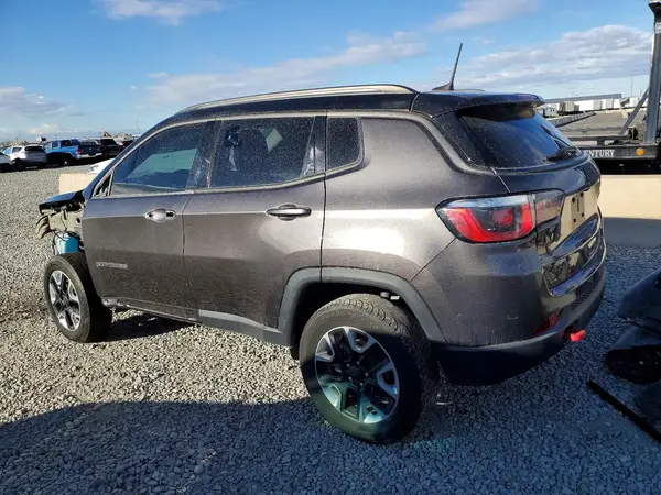 3C4NJDDB0JT129267 2018 JEEP COMPASS - Image 2