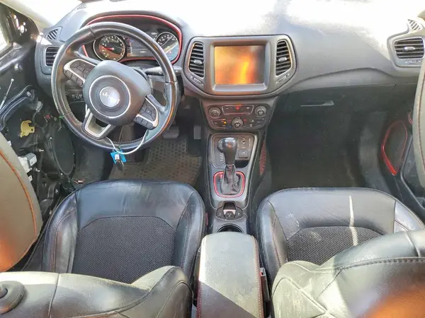 3C4NJDDB0JT129267 2018 JEEP COMPASS - Image 8