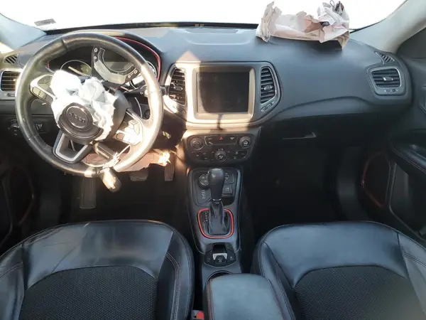 3C4NJDDB0JT130029 2018 JEEP COMPASS - Image 8
