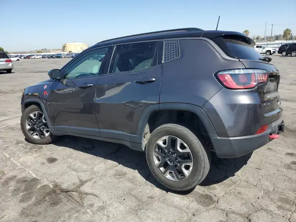 3C4NJDDB0JT130449 2018 JEEP COMPASS - Image 2