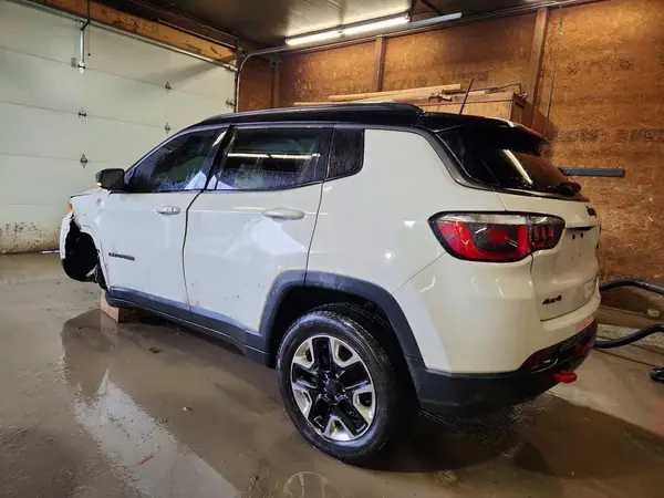 3C4NJDDB0JT130581 2018 JEEP COMPASS - Image 2