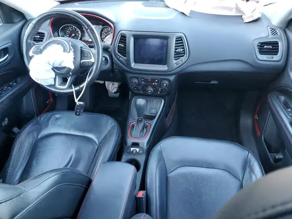 3C4NJDDB0JT144528 2018 JEEP COMPASS - Image 8