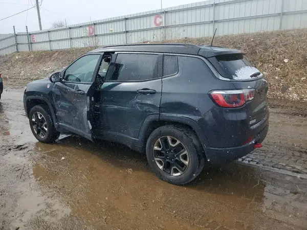 3C4NJDDB0JT154461 2018 JEEP COMPASS - Image 2