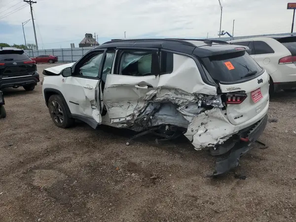 3C4NJDDB0JT163497 2018 JEEP COMPASS - Image 2