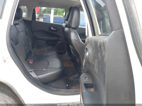 3C4NJDDB0JT199027 2018 JEEP COMPASS - Image 8