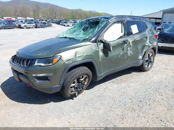 3C4NJDDB0JT241163 2018 JEEP COMPASS - Image 2
