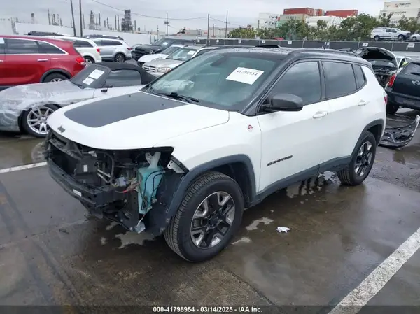 3C4NJDDB0JT306898 2018 JEEP COMPASS - Image 2