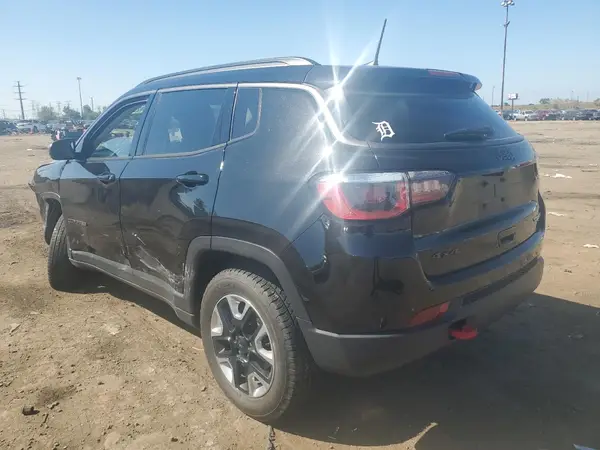 3C4NJDDB0JT307047 2018 JEEP COMPASS - Image 2