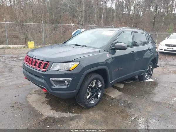3C4NJDDB0JT336709 2018 JEEP COMPASS - Image 2
