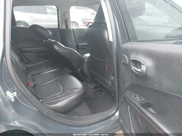 3C4NJDDB0JT336709 2018 JEEP COMPASS - Image 8