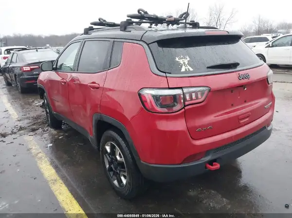 3C4NJDDB0JT342543 2018 JEEP COMPASS - Image 2