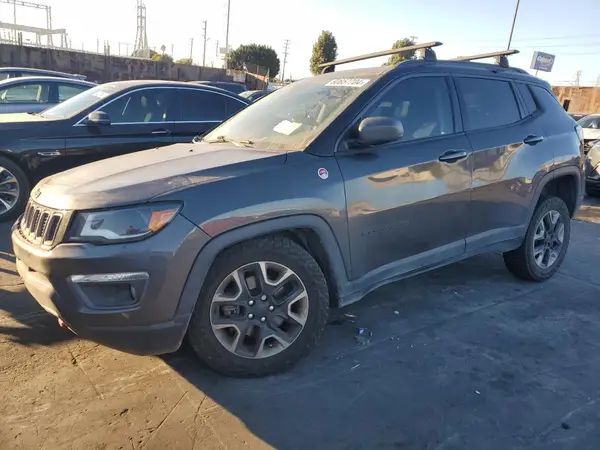 3C4NJDDB0JT367135 2018 JEEP COMPASS - Image 1
