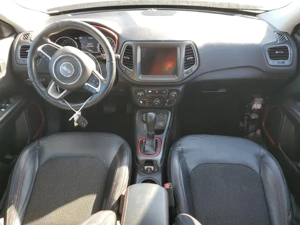 3C4NJDDB0JT371847 2018 JEEP COMPASS - Image 8