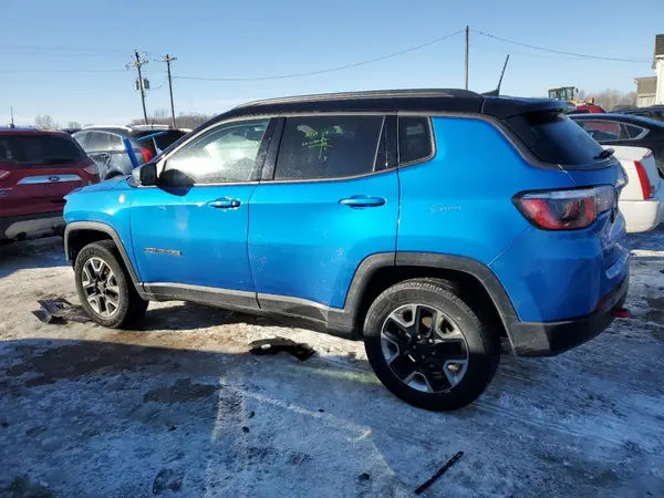 3C4NJDDB0JT424045 2018 JEEP COMPASS - Image 2