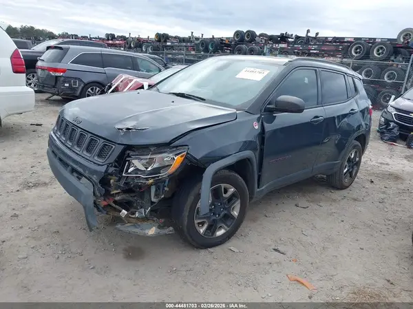 3C4NJDDB0JT424093 2018 JEEP COMPASS - Image 2
