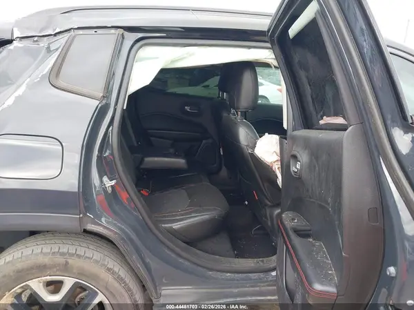 3C4NJDDB0JT424093 2018 JEEP COMPASS - Image 8