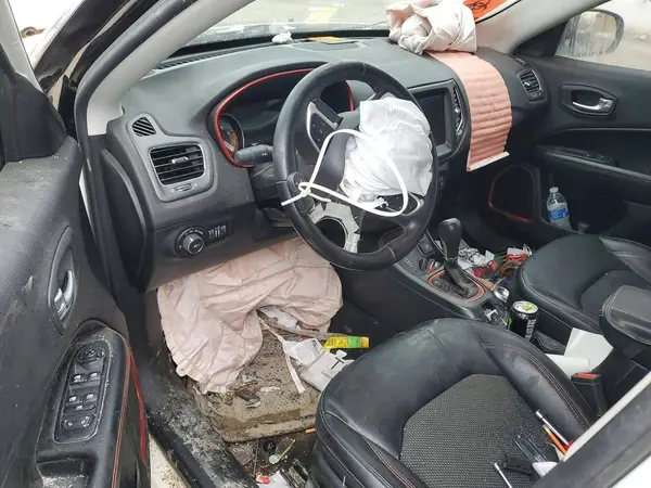 3C4NJDDB0JT451214 2018 JEEP COMPASS - Image 8
