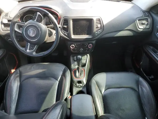 3C4NJDDB0JT458339 2018 JEEP COMPASS - Image 8