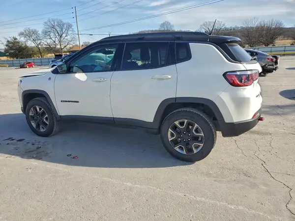 3C4NJDDB0JT467221 2018 JEEP COMPASS - Image 2