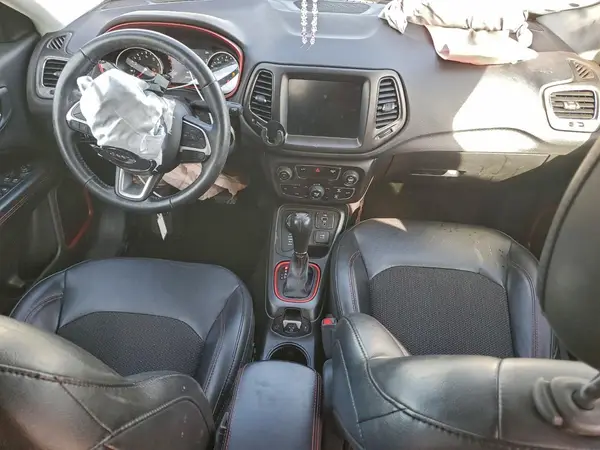 3C4NJDDB0JT467221 2018 JEEP COMPASS - Image 8