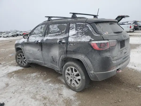 3C4NJDDB0JT501108 2018 JEEP COMPASS - Image 2