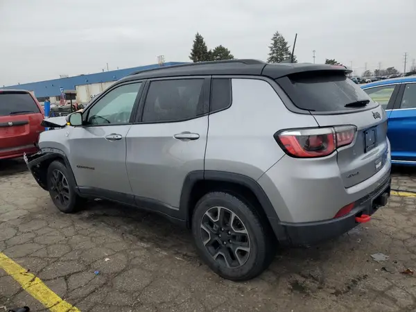 3C4NJDDB0JT501755 2018 JEEP COMPASS - Image 2