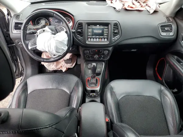 3C4NJDDB0JT501755 2018 JEEP COMPASS - Image 8