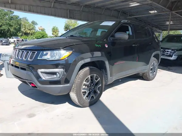 3C4NJDDB0KT595699 2019 JEEP COMPASS - Image 2