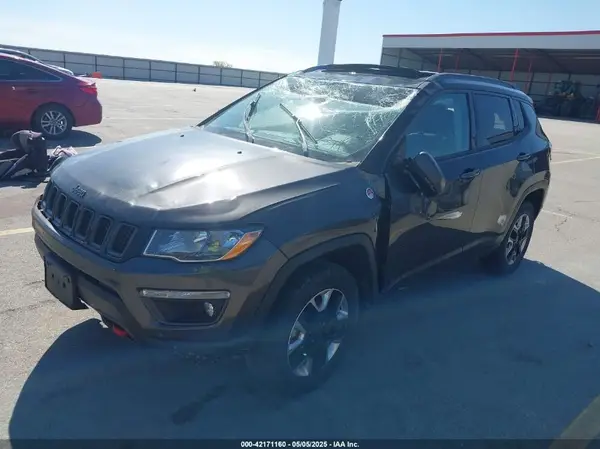 3C4NJDDB0KT619337 2019 JEEP COMPASS - Image 2