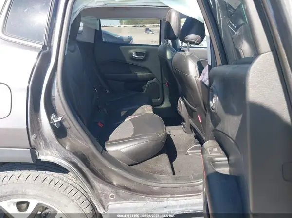 3C4NJDDB0KT619337 2019 JEEP COMPASS - Image 8
