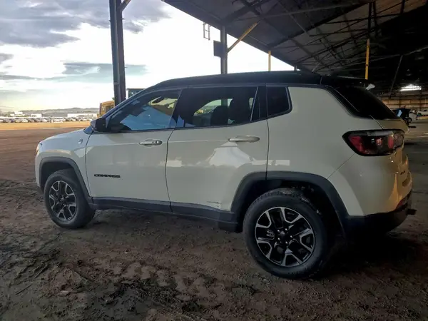3C4NJDDB0KT639068 2019 JEEP COMPASS - Image 2