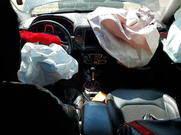 3C4NJDDB0KT645226 2019 JEEP COMPASS - Image 8