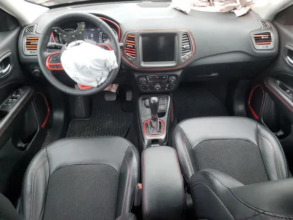 3C4NJDDB0KT650118 2019 JEEP COMPASS - Image 8