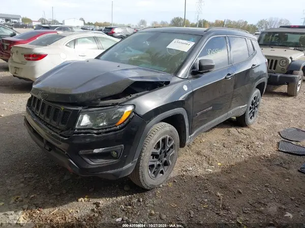 3C4NJDDB0KT653911 2019 JEEP COMPASS - Image 2