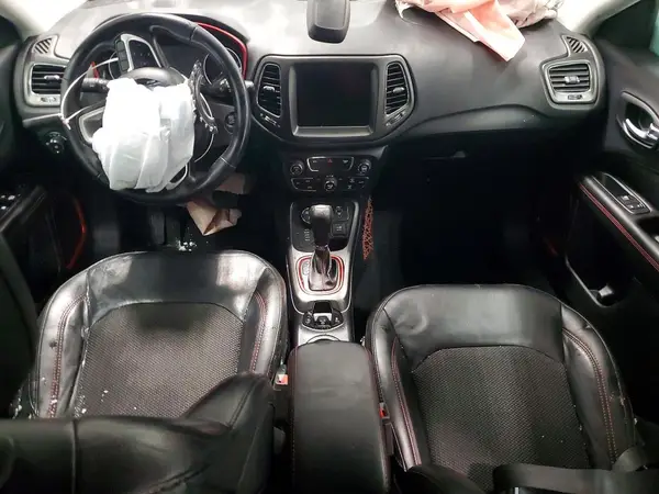 3C4NJDDB0KT668795 2019 JEEP COMPASS - Image 8